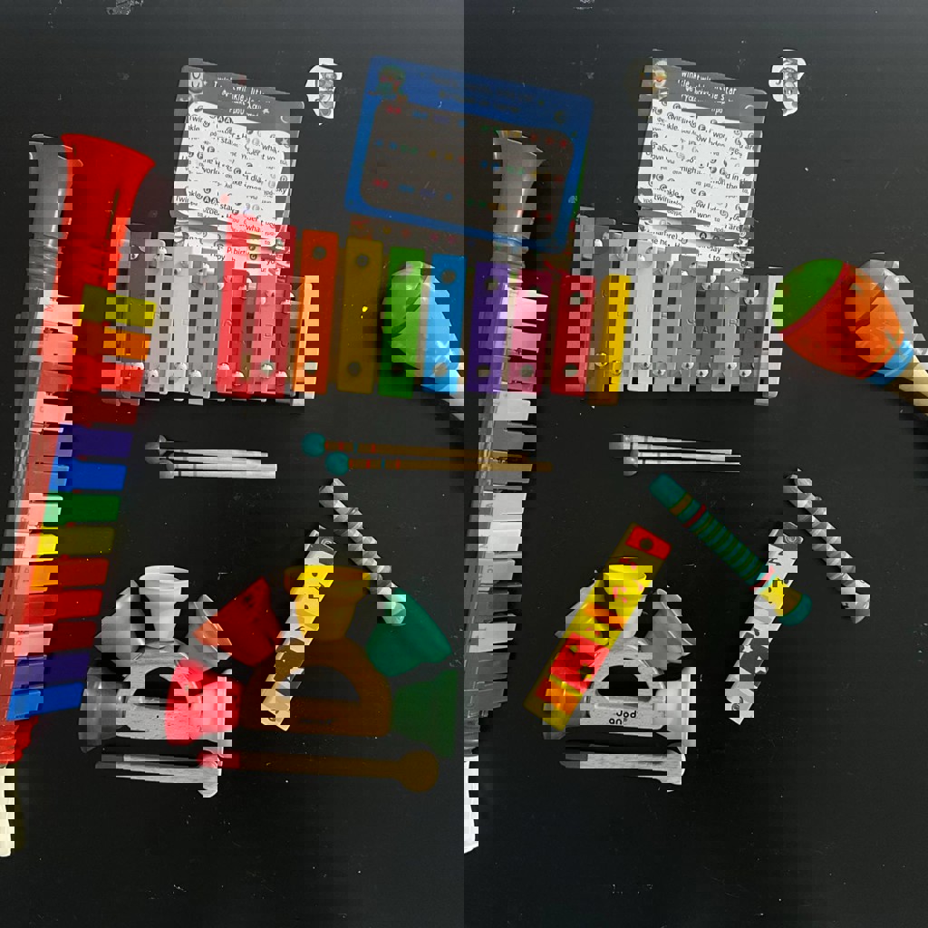 Набор музыкальных инструментов