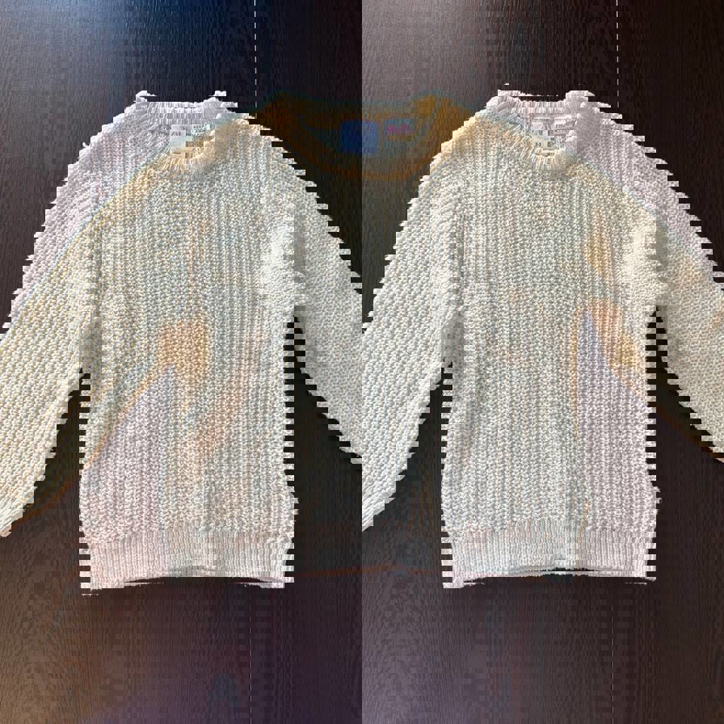 Белая кофта