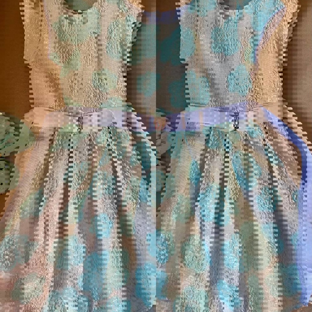 Платья праздничные