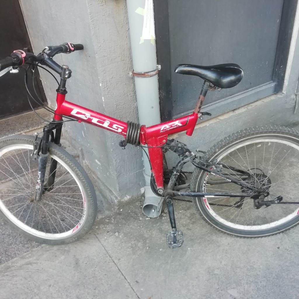 Красный велосипед