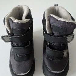 Серые кроссовки - фото 4