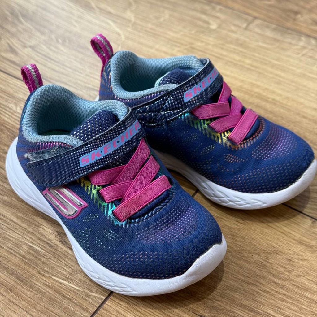 Кроссовки для девочки Skechers