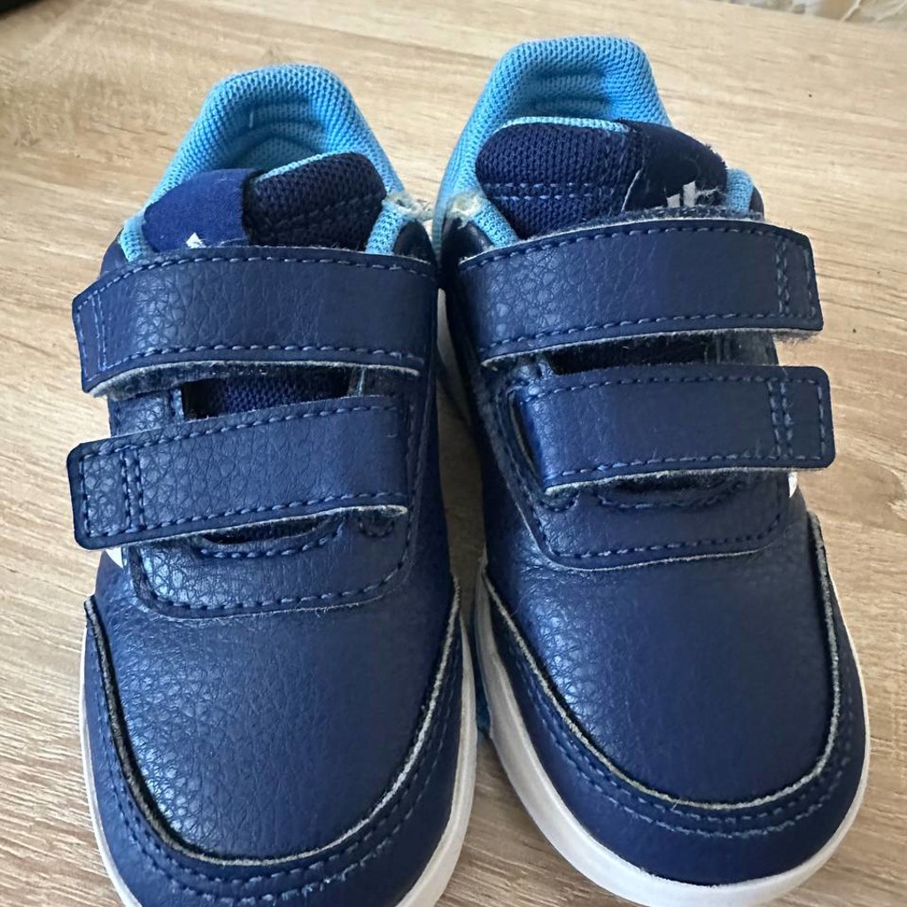 Кроссовки adidas