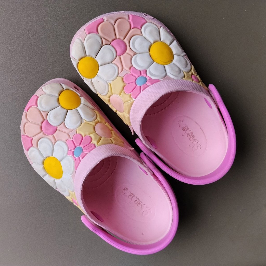 Сабо Skechers