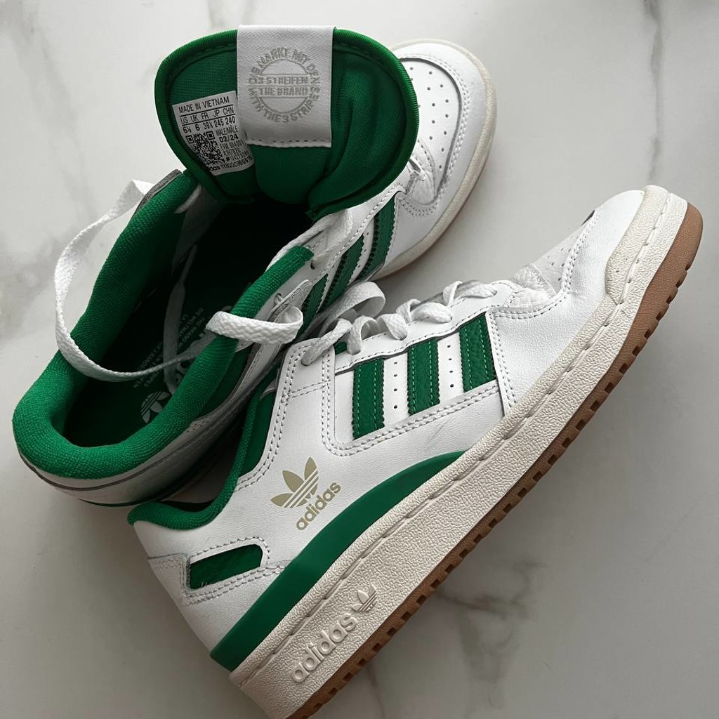 Кроссовки adidas