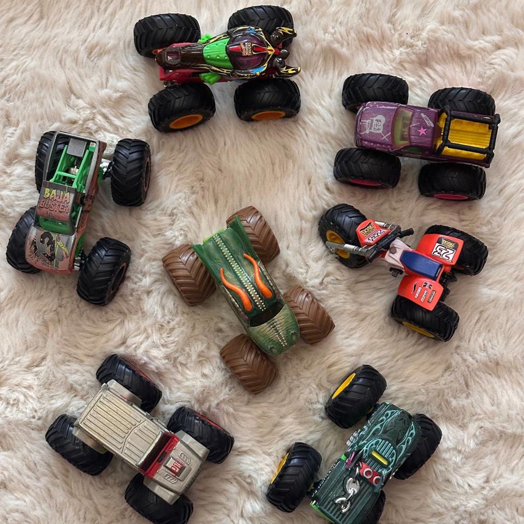 Набор Monster Trucks Hot Wheels