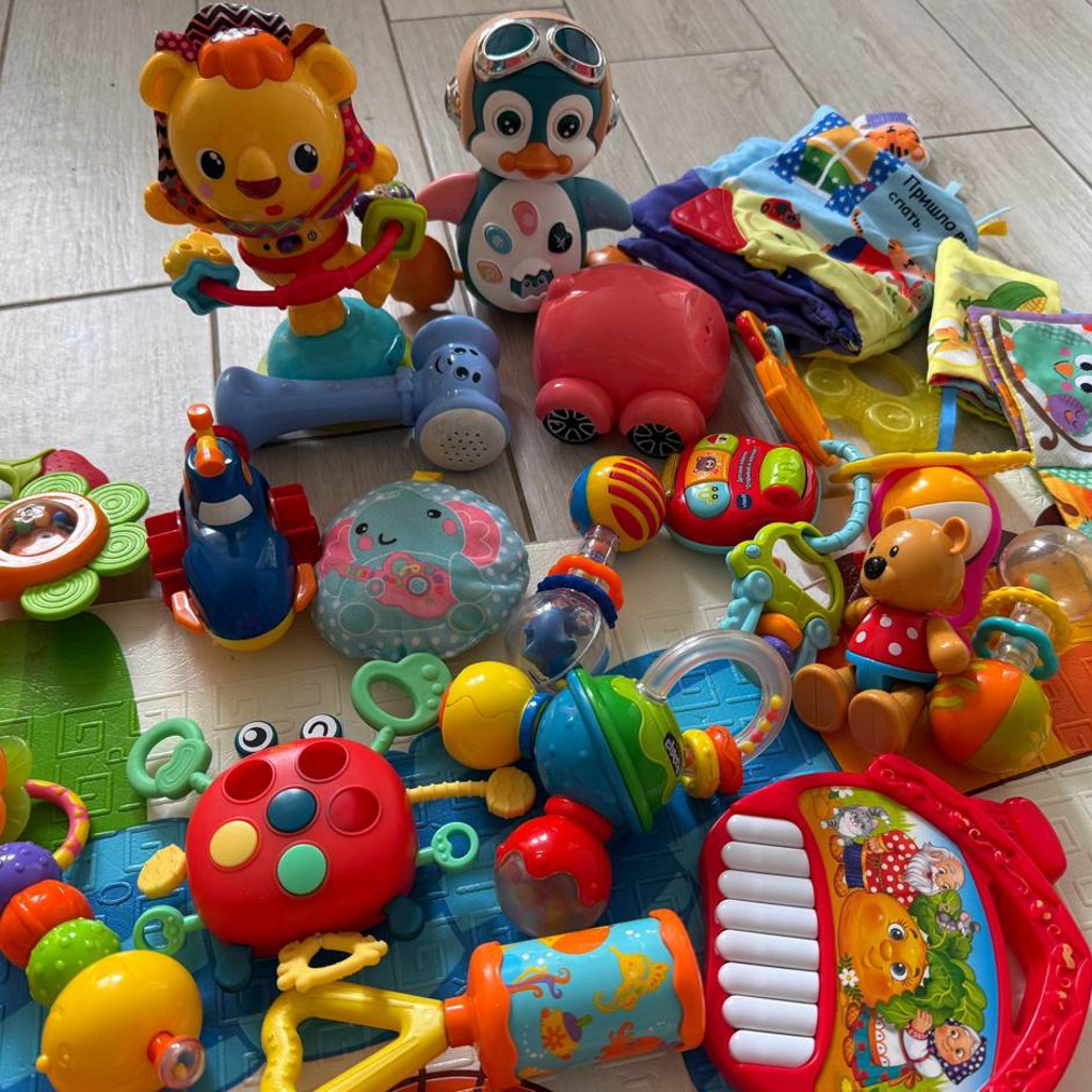 Игрушки для маленьких деток
