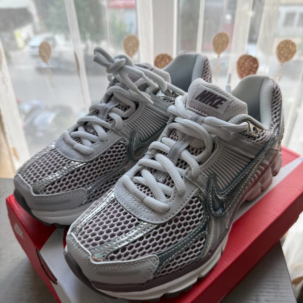 Кроссовки женские Nike Zoom Vomero 5