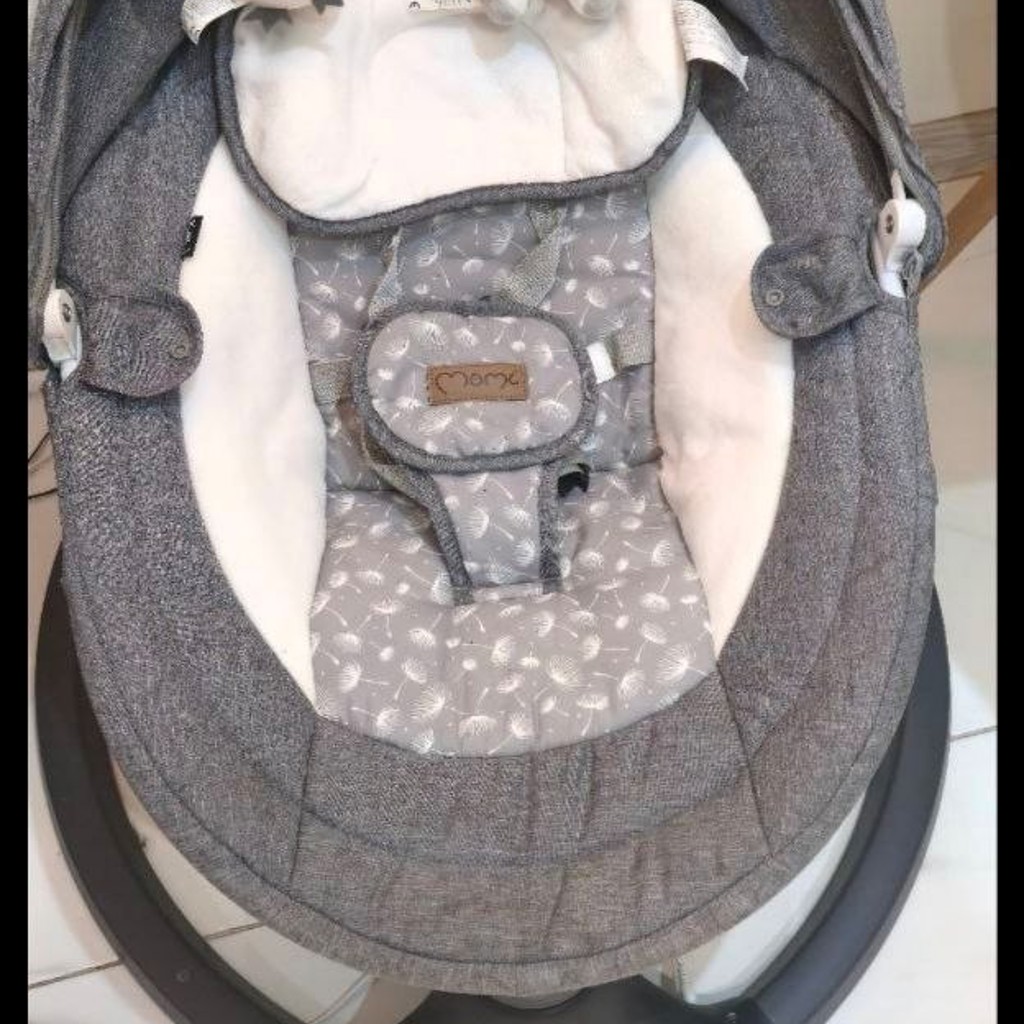 Укачивающий центр MoMi