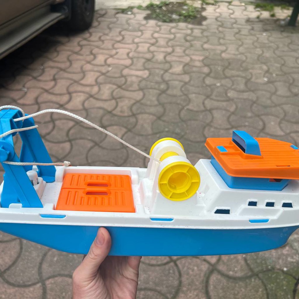 Лодка с лебедкой