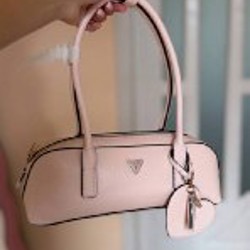 Сумка черная от Tommy Hilfiger - фото 3
