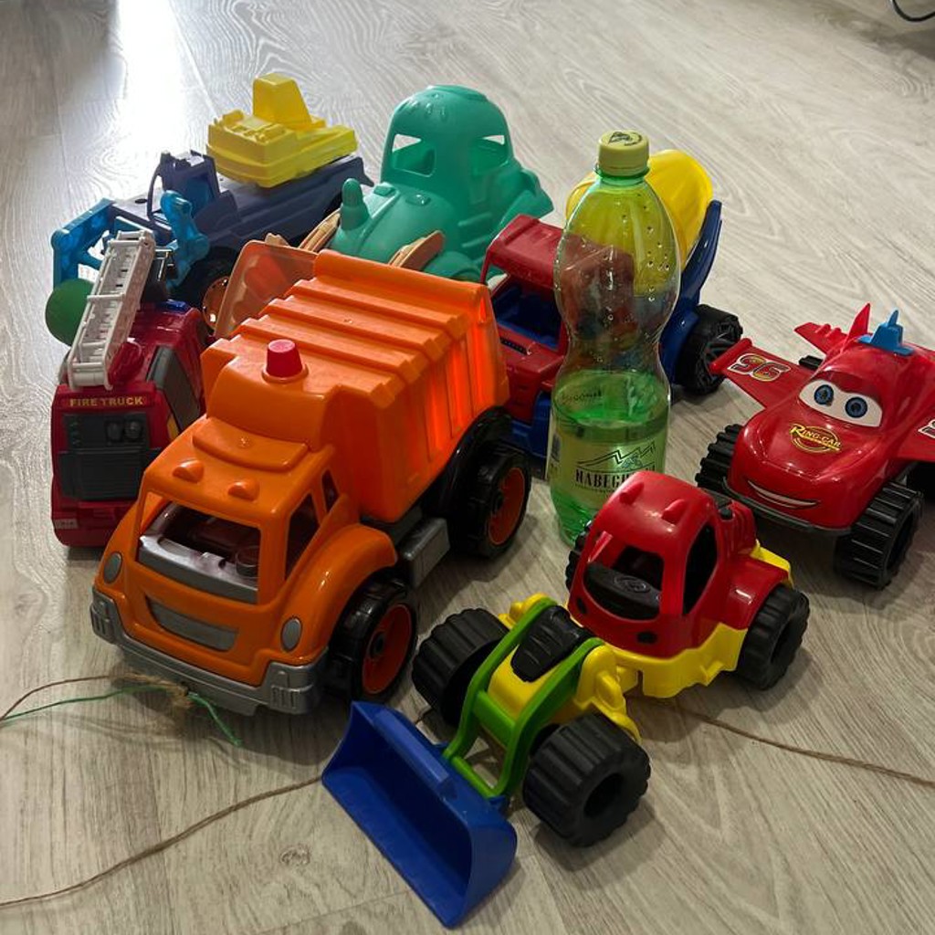 Игрушки машинки