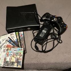 Xbox 360 Slim - фото 1