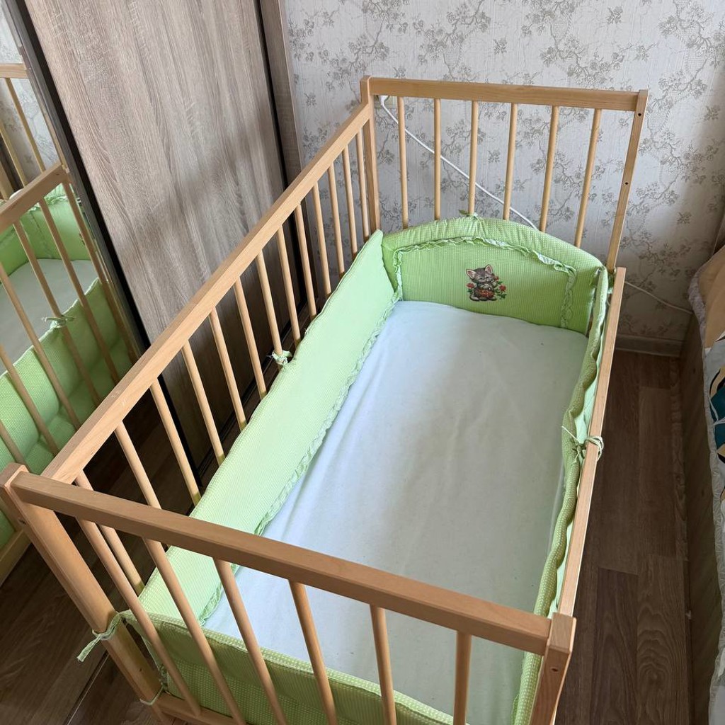 Детская кроватка без маятника