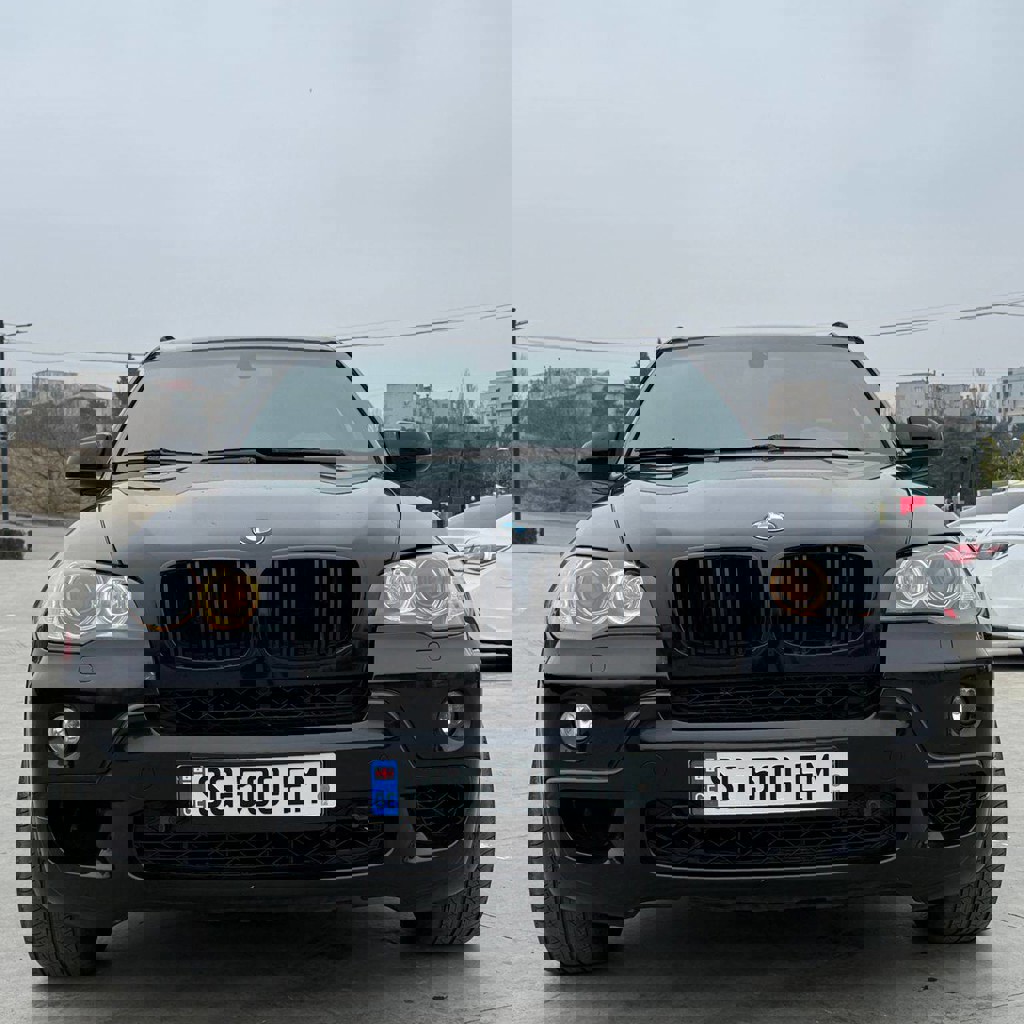 BMW X5 E70 4.8i M Packet Europe