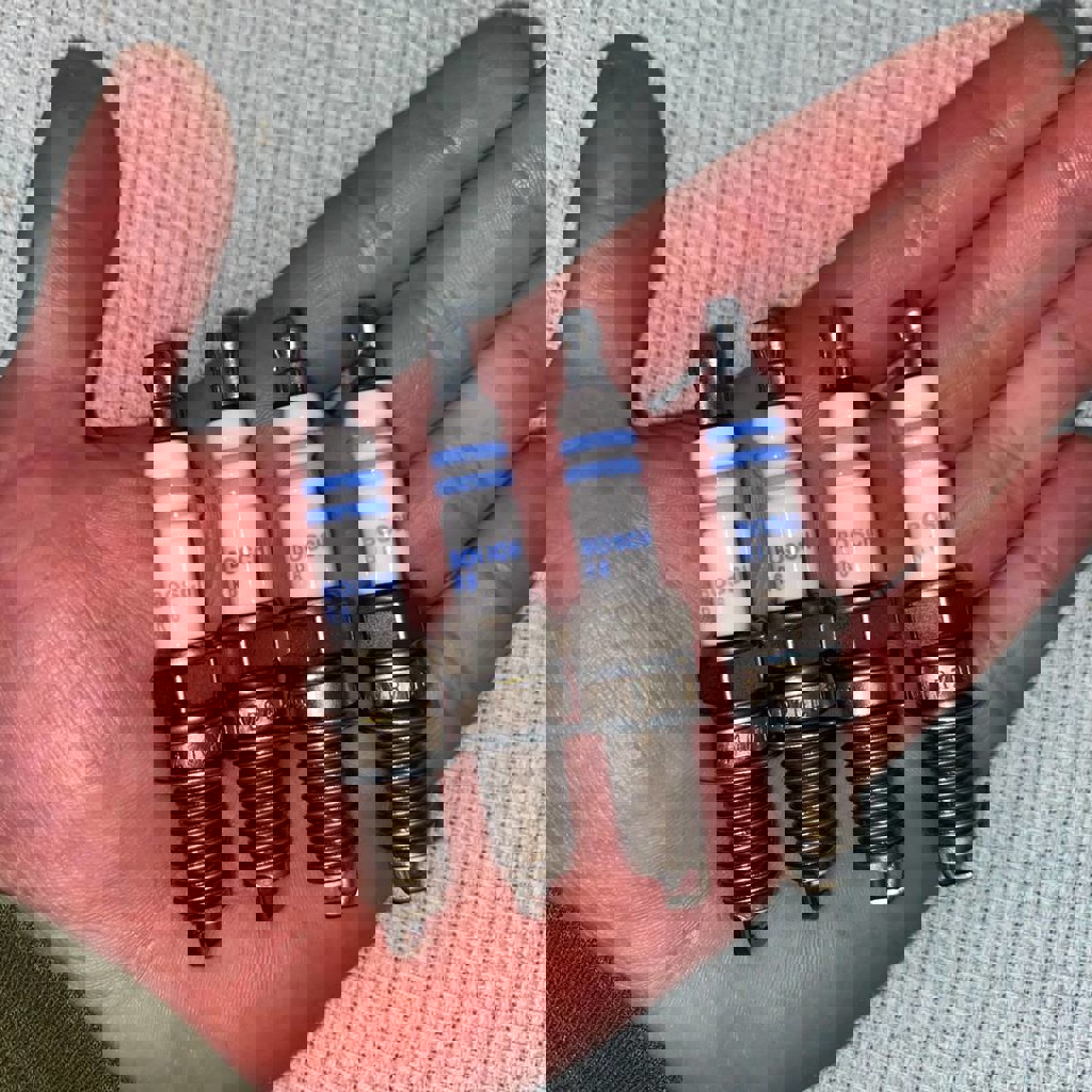 Автомобильные свечи BOSCH YR7DC+