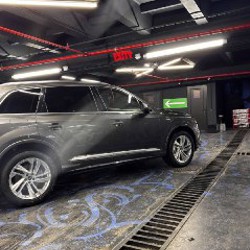 Audi Q7 - фото 6