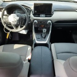 Toyota RAV4 - фото 6