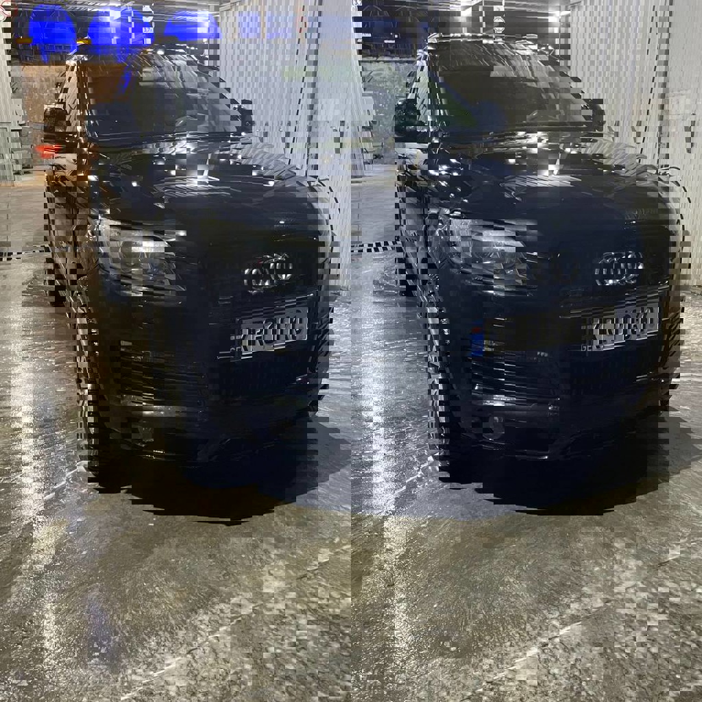 Audi Q7 2009 года 4.2 V8