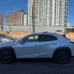 Lexus UX 250H - фото 4