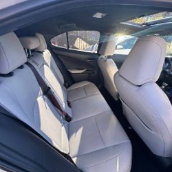 Lexus UX 250H - фото 6