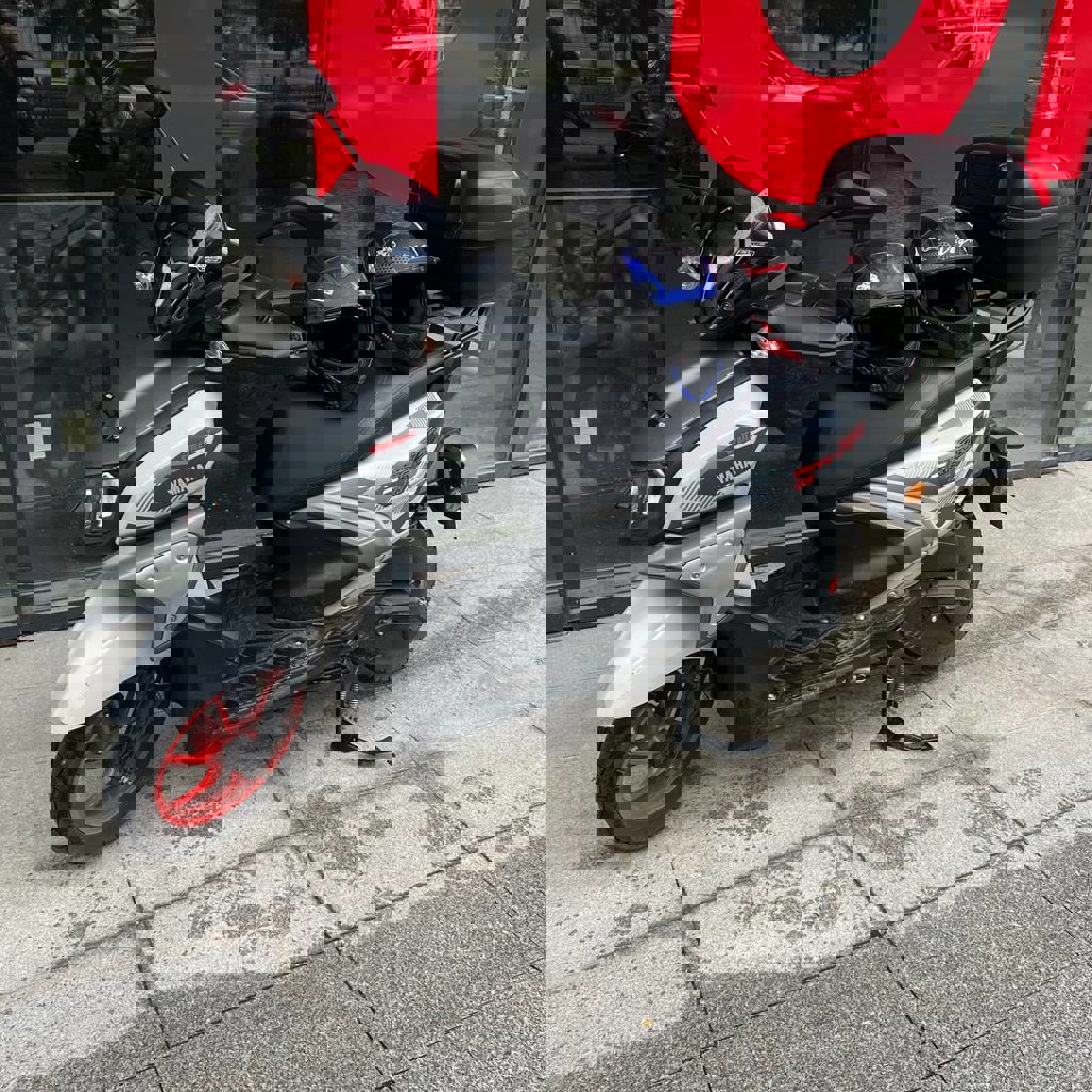 Скутер Yamaha RayZR 125 Hybrid