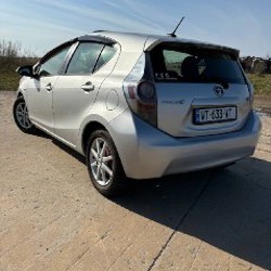 Toyota Prius C - фото 4