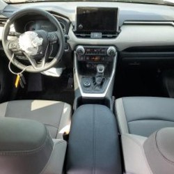 Toyota RAV4 - фото 6