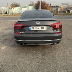 Volkswagen Passat - фото 2