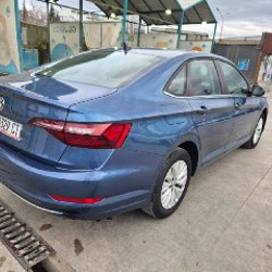 VOLKSWAGEN JETTA - фото 4