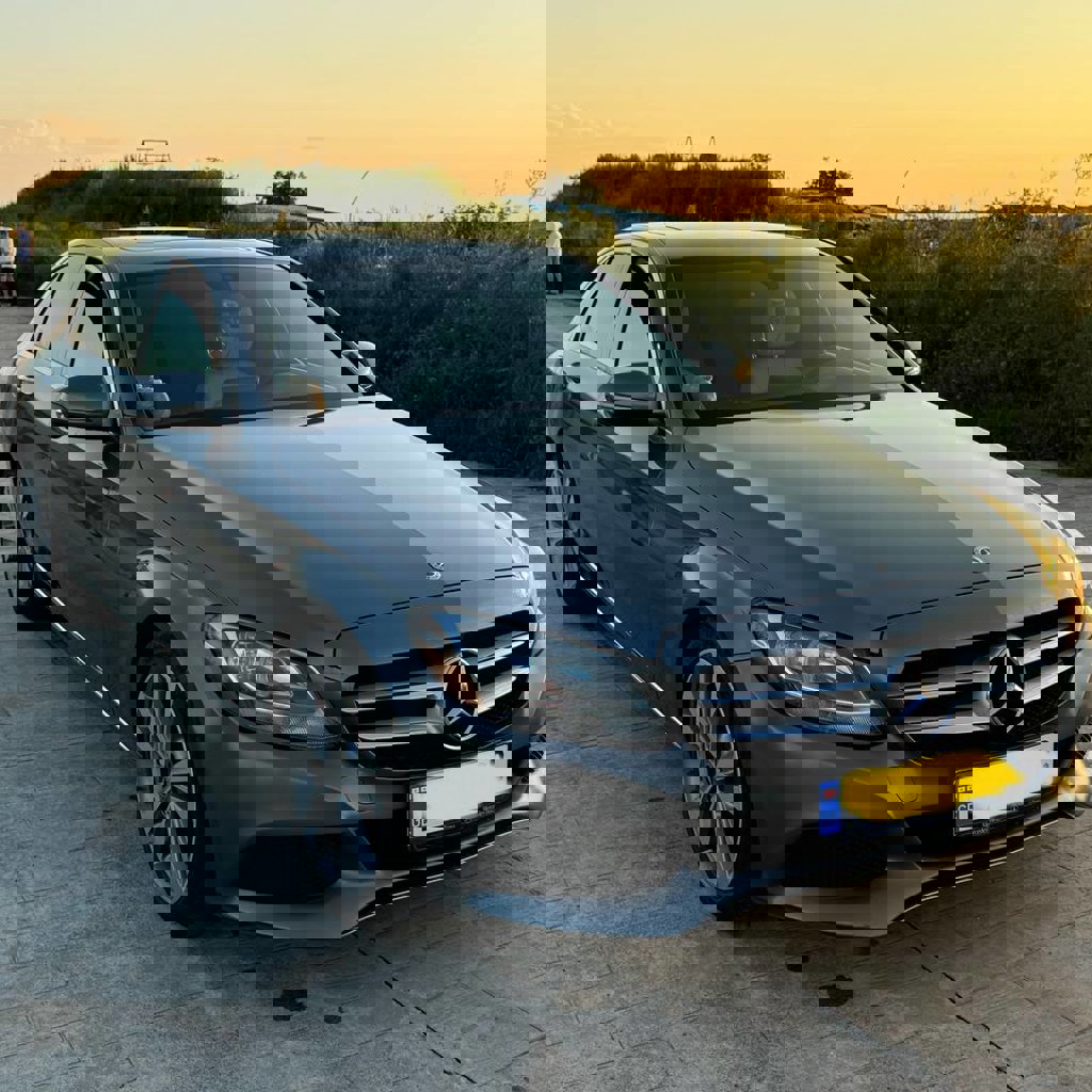 Mercedes-Benz C300 (W205)