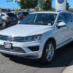 VOLKSWAGEN Touareg Executive - фото 2