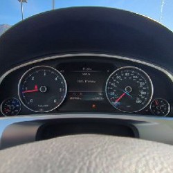 VOLKSWAGEN Touareg Executive - фото 6