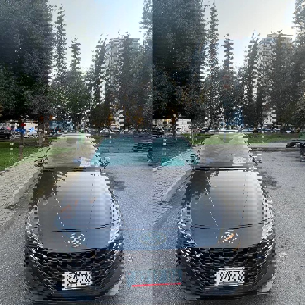 Hyundai Elantra 2022