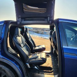 Tesla Model X 90D - фото 3