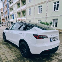 Tesla Model Y - фото 3