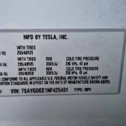 Tesla Model Y - фото 8