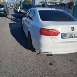 Volkswagen Jetta - фото 2