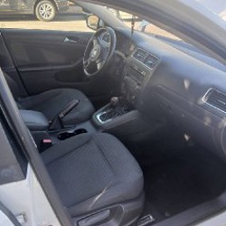 Volkswagen Jetta - фото 4