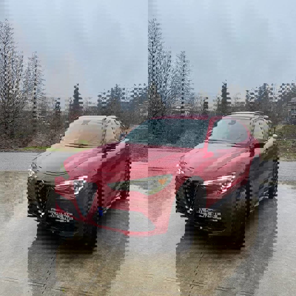 Alfa Romeo Stelvio SPORT RWD