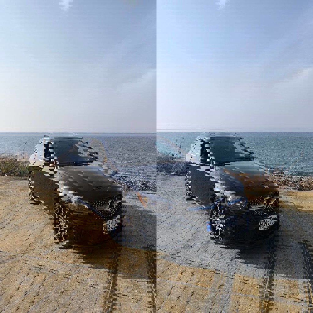 Mercedes-Benz CLA 250