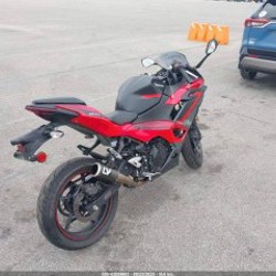 Kawasaki Ninja 500 - фото 4