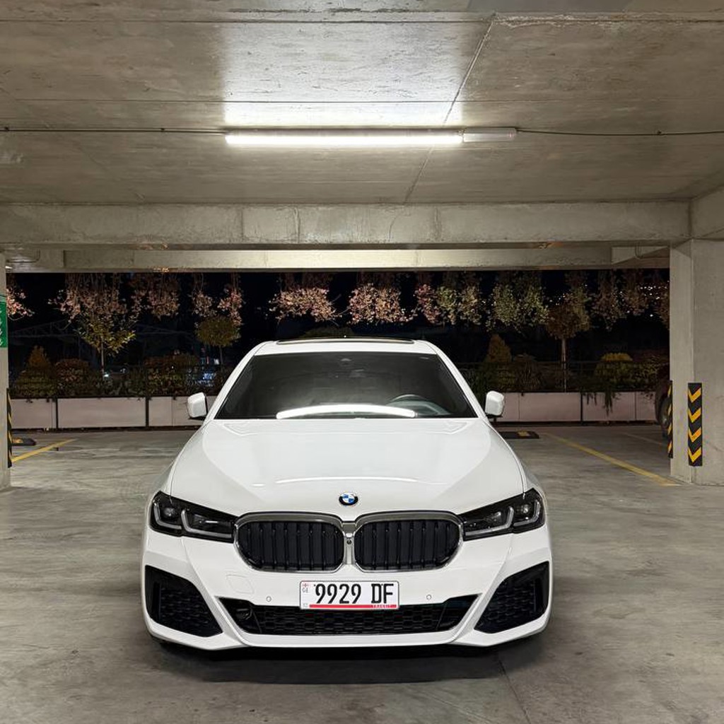 BMW 530i