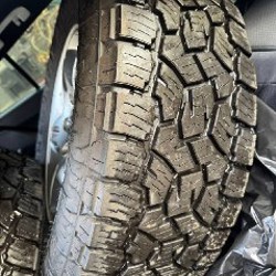 Резина А/Т на дисках - фото 4