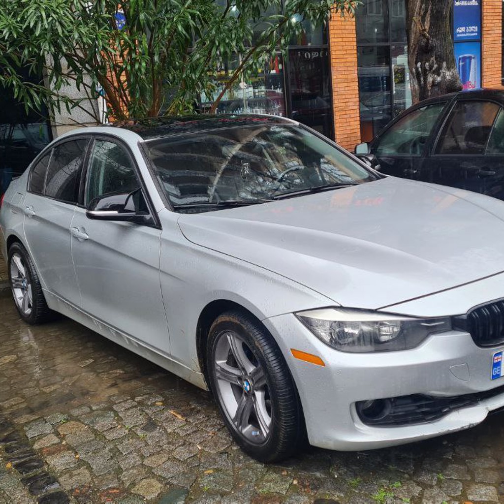 BMW F30