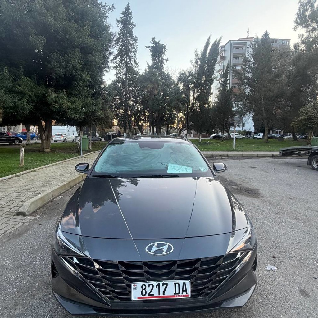 Hyundai Elantra 2022