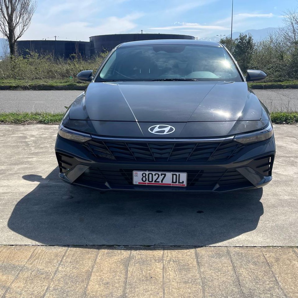 HYNDAI ELANTRA 2025