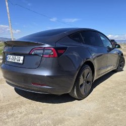 Tesla Model 3 - фото 3