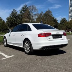 Audi A4 - фото 4