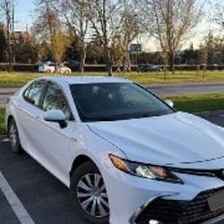 Toyota Camry 2020 LE - фото 3